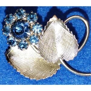 Vintage Blue Rhinestone Floral Brooch – Silver Tone Leaf Design
